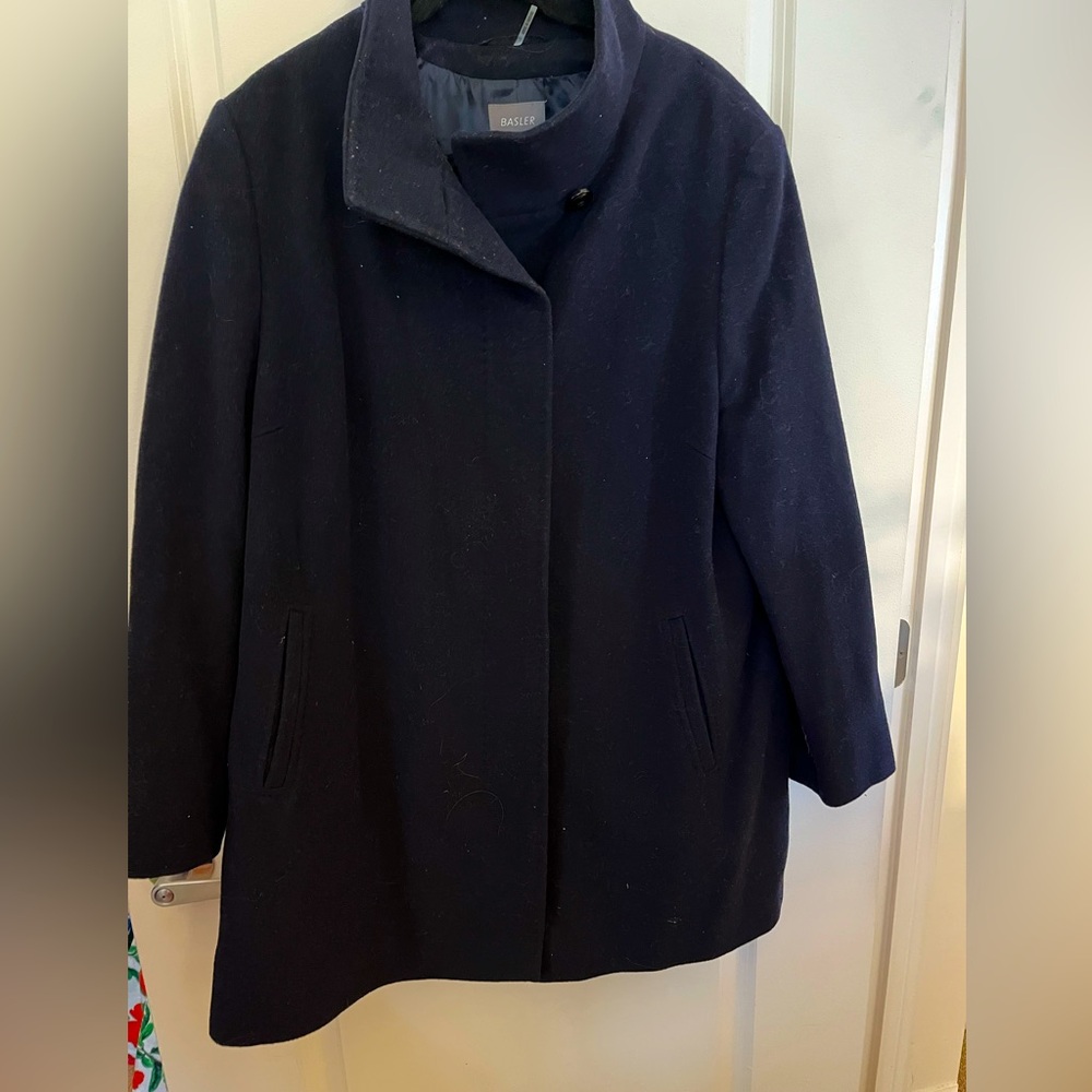 EUC Basler navy car coat, 60% wool, 20% cashmere, all luxury, size 20